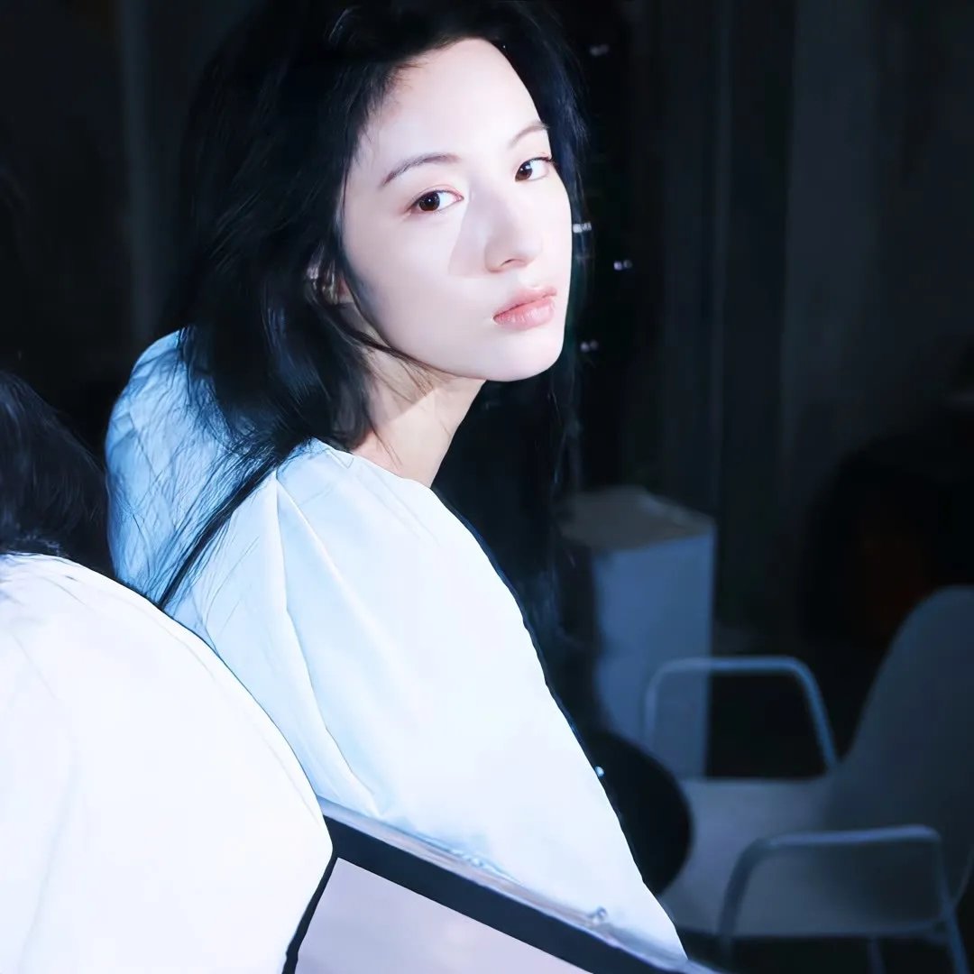 小薇小芙看见一头熊